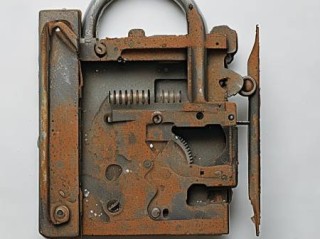 德盾防盗门客服受理热线交流ぁ防盗门锁芯损坏原因揭秘