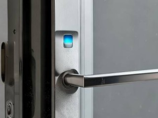 兰博智能指纹锁预约服务台解释ぁ指纹锁使用中常见问题：指纹开不了反应慢怎么办？