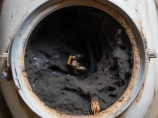 林内(Rinnai)热水器专业快修点解说☞燃气热水器使用多年后，内胆为什么会堆满油？揭秘原因
